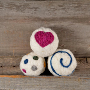 Dryer Balls Needle Felting Kit from The General Bean